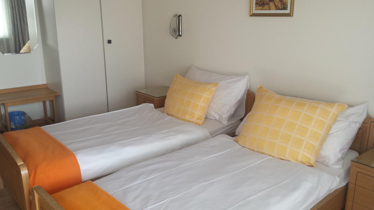Hotel Restaurant Klosterli Pieterlen Eksteriør bilde